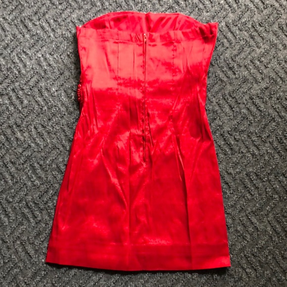 Chic Strapless Red Dress with Beaded Detail - Picture 6 of 8